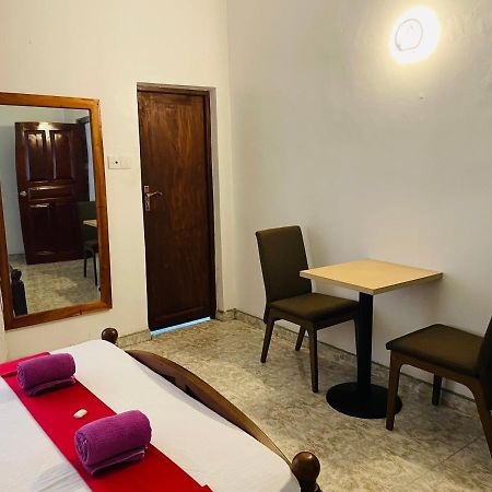 Ivana Homestay كاندي المظهر الخارجي الصورة