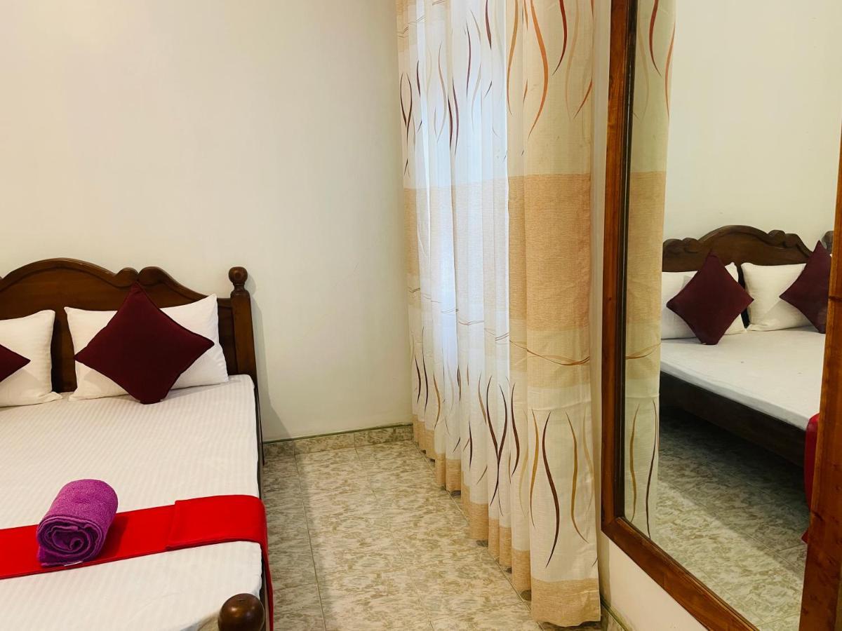 Ivana Homestay كاندي المظهر الخارجي الصورة