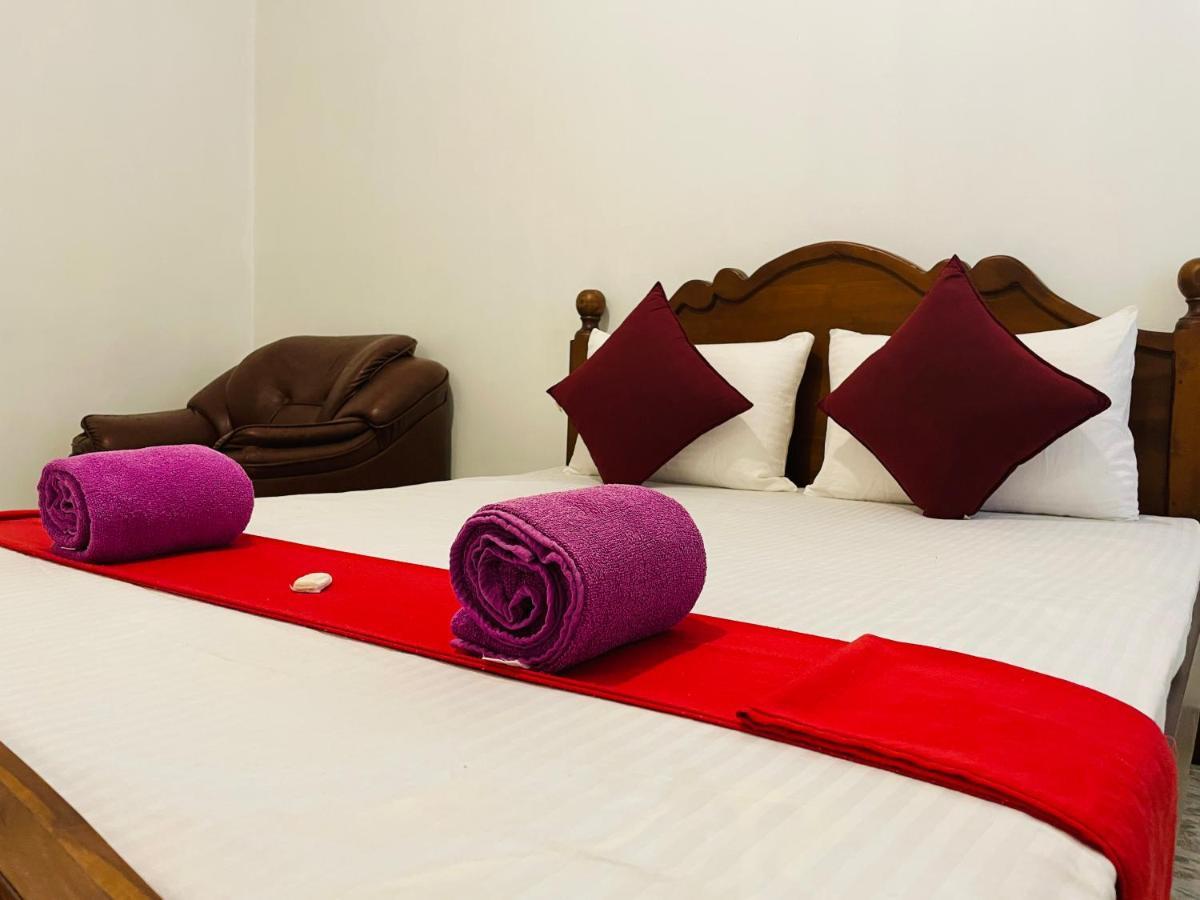 Ivana Homestay كاندي المظهر الخارجي الصورة