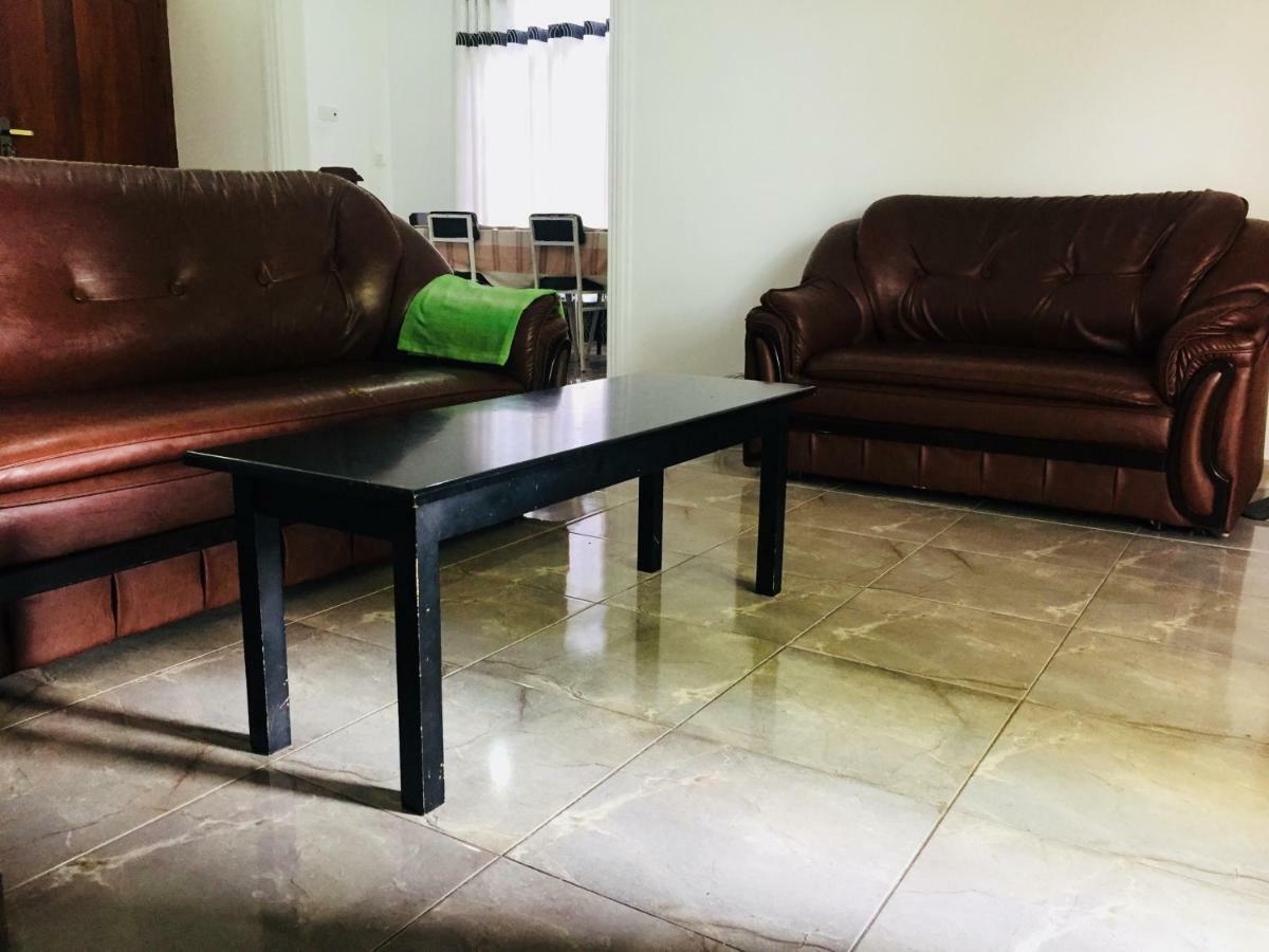 Ivana Homestay كاندي المظهر الخارجي الصورة