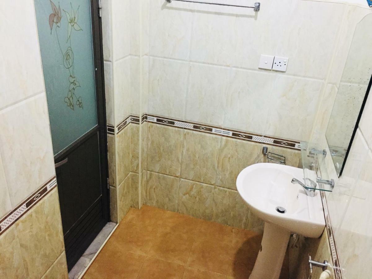 Ivana Homestay كاندي المظهر الخارجي الصورة