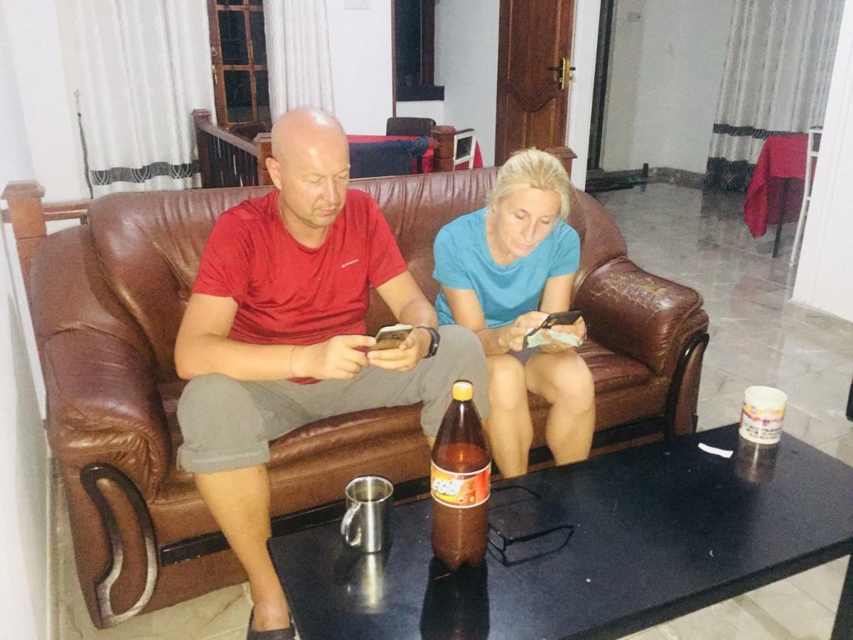 Ivana Homestay كاندي المظهر الخارجي الصورة