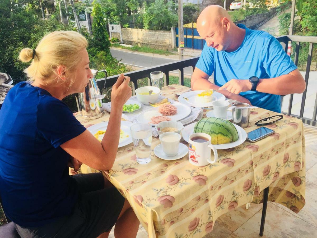 Ivana Homestay كاندي المظهر الخارجي الصورة