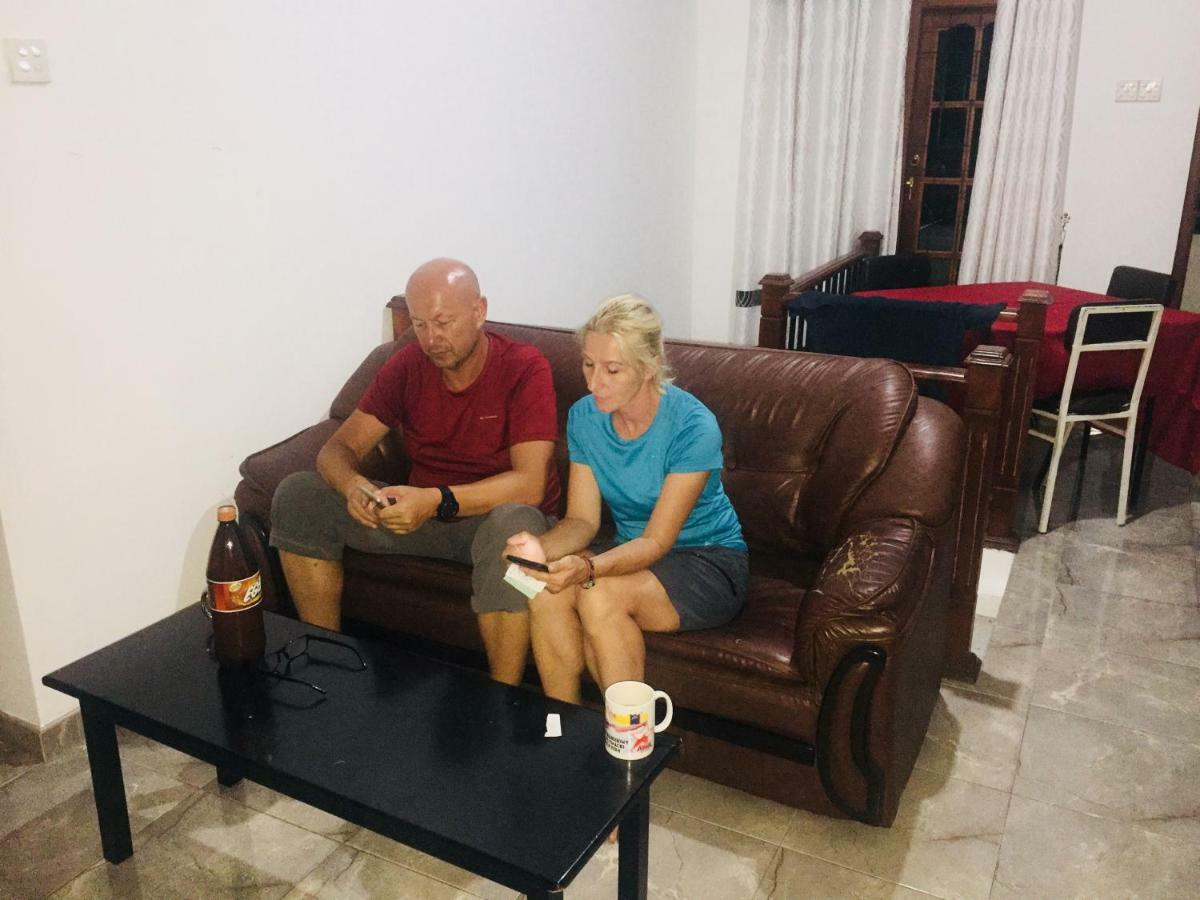 Ivana Homestay كاندي المظهر الخارجي الصورة