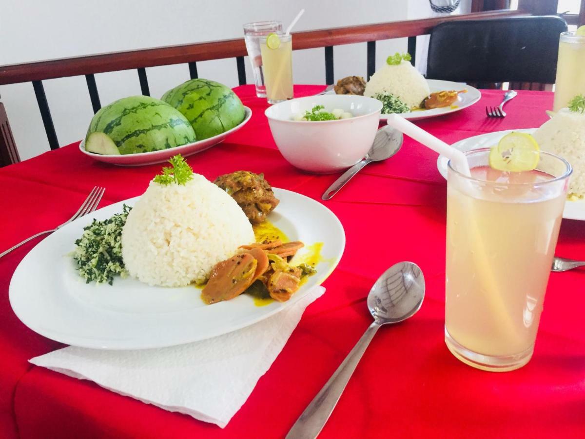 Ivana Homestay كاندي المظهر الخارجي الصورة