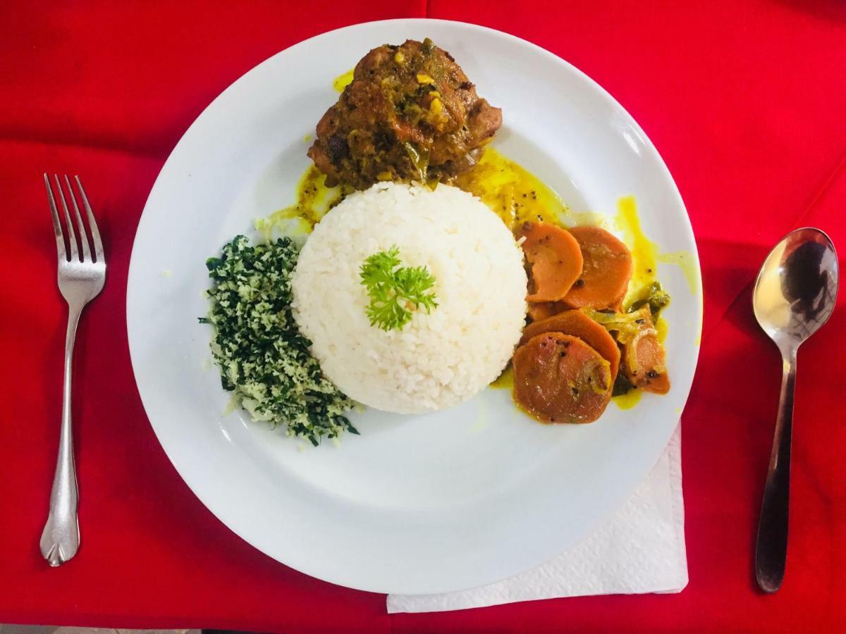 Ivana Homestay كاندي المظهر الخارجي الصورة
