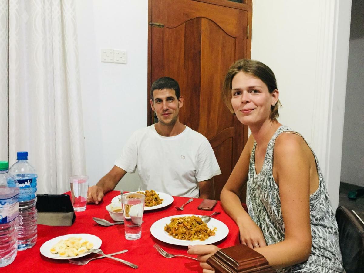 Ivana Homestay كاندي المظهر الخارجي الصورة